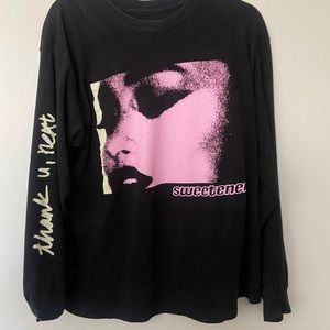 Ariana Grande sweater